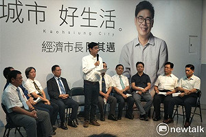 把醫療當「王祿仙叫賣狗皮膏藥」 陳其邁、醫界代表重批韓國瑜