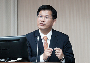 力拚道交條例明天闖關 藍委批：交通部只會嗯嗯啊啊