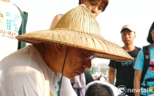 良影一二》阿北累了嗎？柯文哲參加媽祖遶境團別樹一格