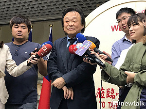 李眉蓁未事先申請去郵局 王世堅送「天兵狀況外」5字