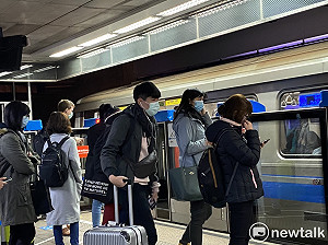 連假結束須提高警戒 指揮中心籲保持社交距離