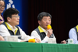 直播》多個夜市實行量體溫 指揮中心14時說明最新狀況