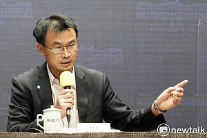 陳吉仲「哽咽」談空汙導致師長肺腺癌 羅智強酸：終於承認中火殺人!