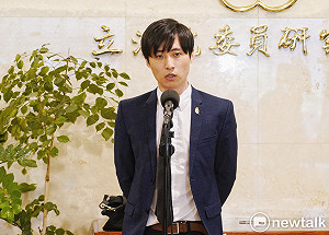 曾玟學退時力 曾媽近千字留言狂砲黃國昌「母湯」