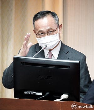 黑衣人砸警局爆滅證 警政署長：深表痛心！不縱容、不包庇