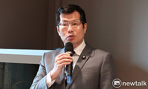 羅致政宣布不選新北 黃揚明揭聲明疑點：是誰在卡？