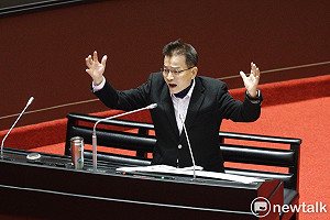 中國申請來台弔唁星雲法師遭拒！ 賴士葆諷陸委會竟成「大陸吵架委員會」