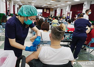 打第三劑還不夠！李秉穎：可能還要再加打一兩劑