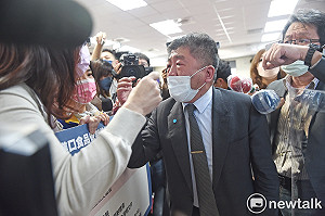 鄭麗文飆罵陳時中「去年死800人還開福食」苦苓怒轟：你他X的鬼叫什麼