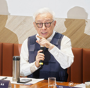 蔣萬安一句話念錯2字 曹興誠「道歉」：害他國文程度洩底
