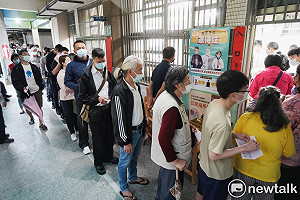 台中爆投票所「未主動給公投票」 中市選委會：會檢討改善