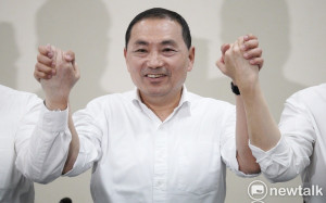 侯友宜民調跌第三！邱毅建議他改善「3問題」否則繼續下跌      