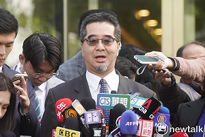 蕭旭岑稱把民眾黨當敵人就是幫賴清德 藍營議員痛罵馬英九「放狗咬人」
