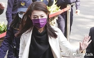 高虹安貪污改判無罪 黃國昌嗆民進黨道歉  律師：憑什麼要跟偽造文書罪犯道歉？