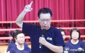 新台幣兌美元急升破30元 趙少康端蔣經國舊招籲「愛用國貨」