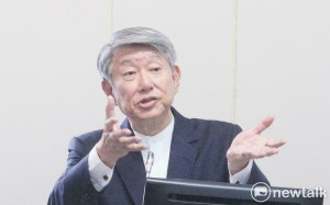 給A4「精華液」惹怒黃國昌 郭智輝再酸：不知道他到底要幾張 