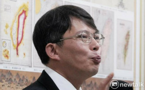 AI合成還是偵訊錄音？黃國昌質詢播「示範帶」法務部：有違法之虞