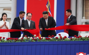 (影) 想招俄國人到北韓觀光！2國通鐵路後 金正恩親自揭幕海濱度假村