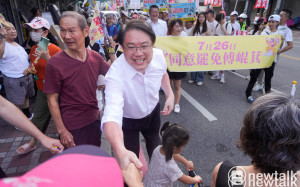 觀察》當自己選舉在拚！林右昌護國大繞境「蹽落去」 花蓮民眾反應熱