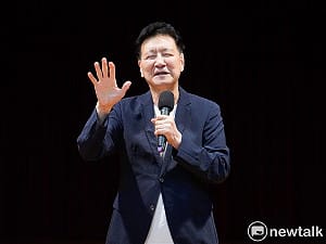 趙少康抖2024總統大選整合失敗內幕引白不滿 他曝：柯文哲仗勢欺人才是主因
