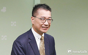 傳捨800萬年薪擔任民進黨秘書長 徐國勇：當律師薪水更高