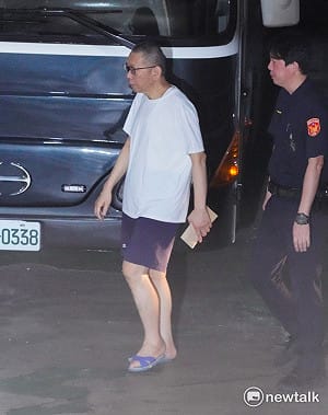 快訊》陳佩琪辦理交保完成 柯文哲囚車12：21抵達北院