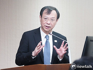 外籍幫傭門檻放寬！有一名12歲以下子女能申請 石崇良：樂觀其成