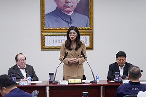 管仁健觀點》國民黨的立場為何會從反共變舔共？