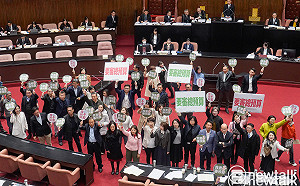 自比大法官？藍白多數通過「114年憲判第1號無效」逕付二讀