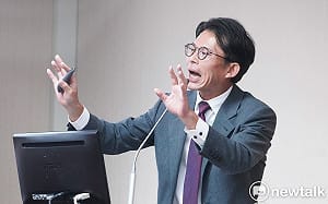 黃國昌曾稱「寧願不要台積電」徐嶔煌：財經不能張口就來 她諷：蠢話成傳世笑柄