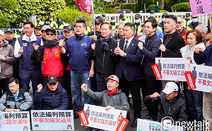 轟沒編預算欠錢欠過年 退休警消今奔政院大門抗議