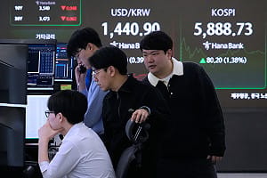 亞股止穩了？台股季線有守一度翻紅 韓股重挫4%後跌幅收斂