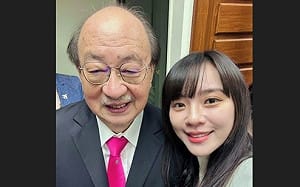 黃捷曝「世紀交棒」真實瞬間！蔡其昌抱柯建銘比讚　喊：繼續戰鬥