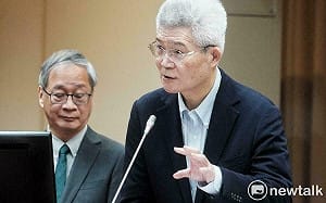 被趕出場  胡元輝：「公視法」也曾無延任規定、回歸財團法人延任規定