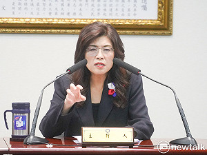 鄭麗文訪美遭批「統戰人士如影隨形」 民進黨中國部質疑替北京傳話