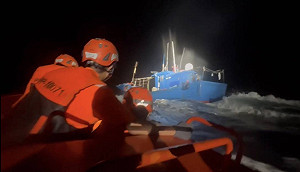 澎湖海巡強勢查扣越界中國漁船 中國海警竟事後現身鄰近海域騷擾
