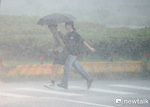 低壓帶賴著不走！未來一週雨不停 專家示警「這3天」全台雨勢最猛