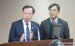 石崇良遭打臉「中聯代表7/4全程在場」  食藥署長：20%下架我決定的 