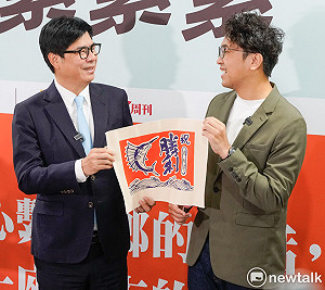 送沈伯洋大漁旗 陳其邁暗酸蔣萬安：「問 A 答 B」城市不會進步
