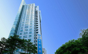 表）8個月抵去年一整年！13家金控前8月狂賺5,789億　富邦金單月獲利逾200億重返王座