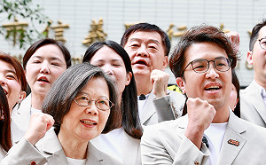 「全民皆主委」玩真的！沈伯洋競總掃QR code拿聘書  蔡英文曬聘書力挺喊話