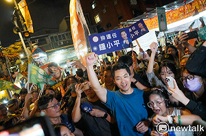 現場直擊》 從廣照宮離場時 郭昭巖等人開始喊「蔣萬安當選」反擊