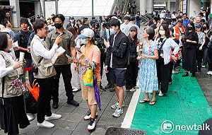 遭疑認知作戰 沈伯洋嗆蔣：把我講成「台北最大藥頭」、卡車散播謠言