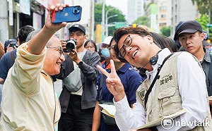 阮劇團留言區貼「洋流」遭文化局提醒中立　沈伯洋：又誤會法規？
