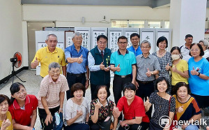 南市歡慶重陽節  黃偉哲加碼發放1,300元敬老金