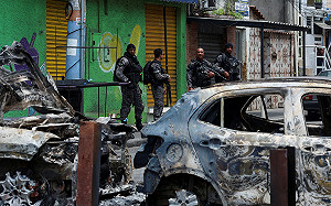 巴西掃毒至少68死! 逾2500警襲「紅色司令部」逮81人 里約毒販激烈反抗