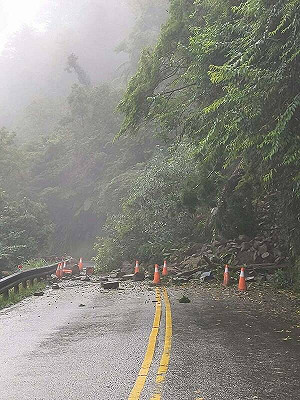 太平山遊樂區「聯外道路」今早坍方！採單線雙向通行