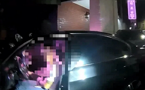 違停盤查聞毒味！高雄男駕車撞警衝逃　警連開6槍仍跑了