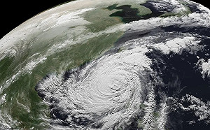 中度颱風鳳凰轉彎要來了！ 估週三晚間登陸、5縣市侵襲率超過90%