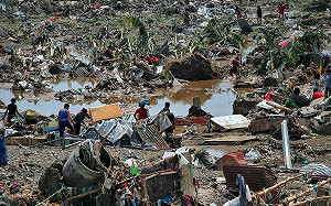 超強颱風「鳳凰」重創菲律賓 造成2死、百萬人撤離 教宗為災民祈禱